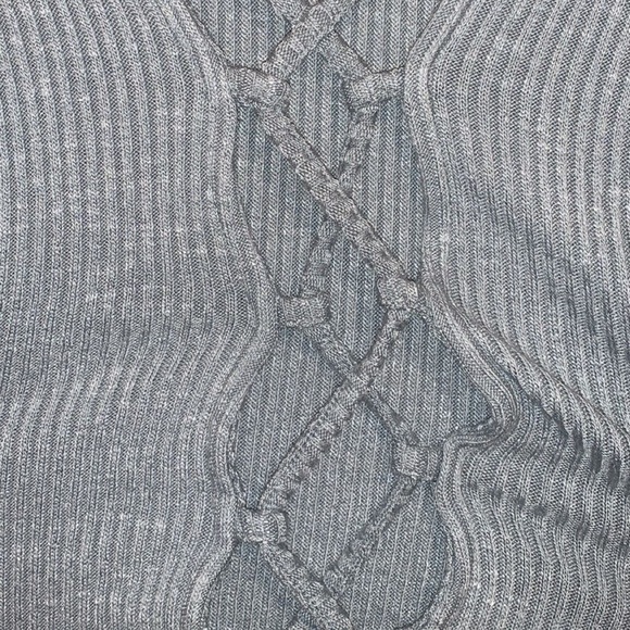 Cropped open back long sleeve - Picture 3 of 3